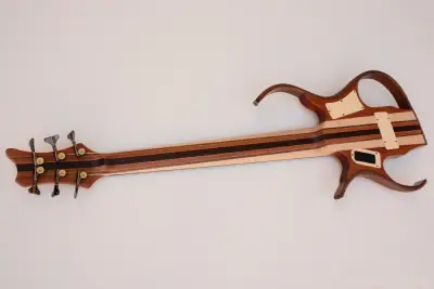 17 stega fretless